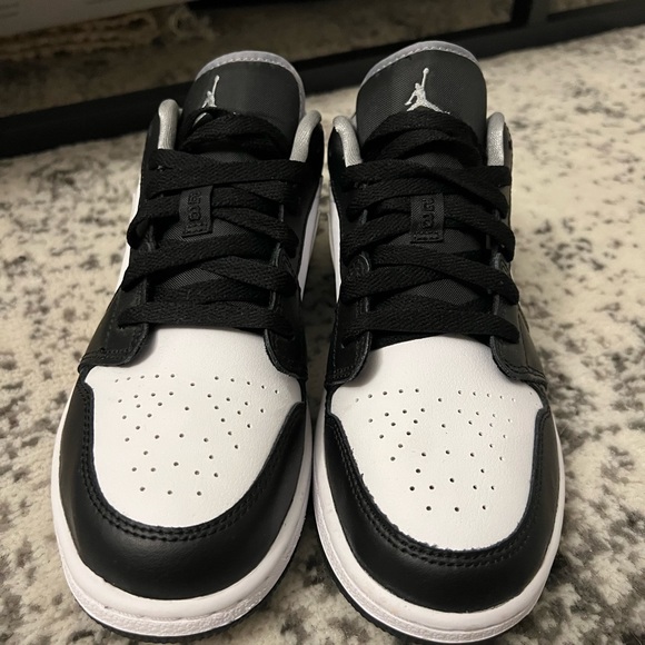 black white grey jordan 1
